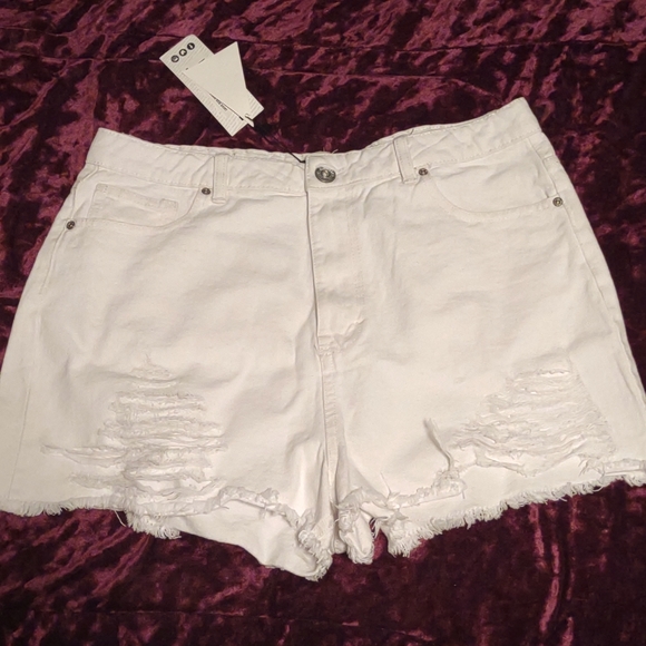 Boohoo White shorts, size 12 - Picture 1 of 1